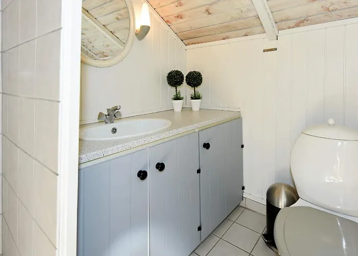 4 Person In Oksbol-by Traum