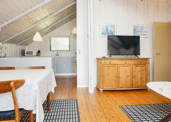 4 Person In Oksbol-by Traum